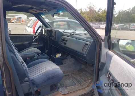 1994 Chevrolet Suburban K1500 from USA, damaged, VIN 1GNFK16K6RJ405958